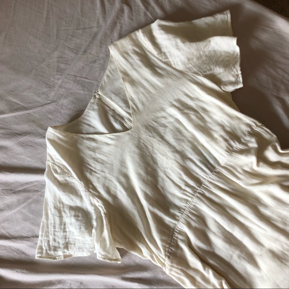 ☁️🦢🐚IVORY DRESS🐚🦢☁️ - Picture 2 of 6